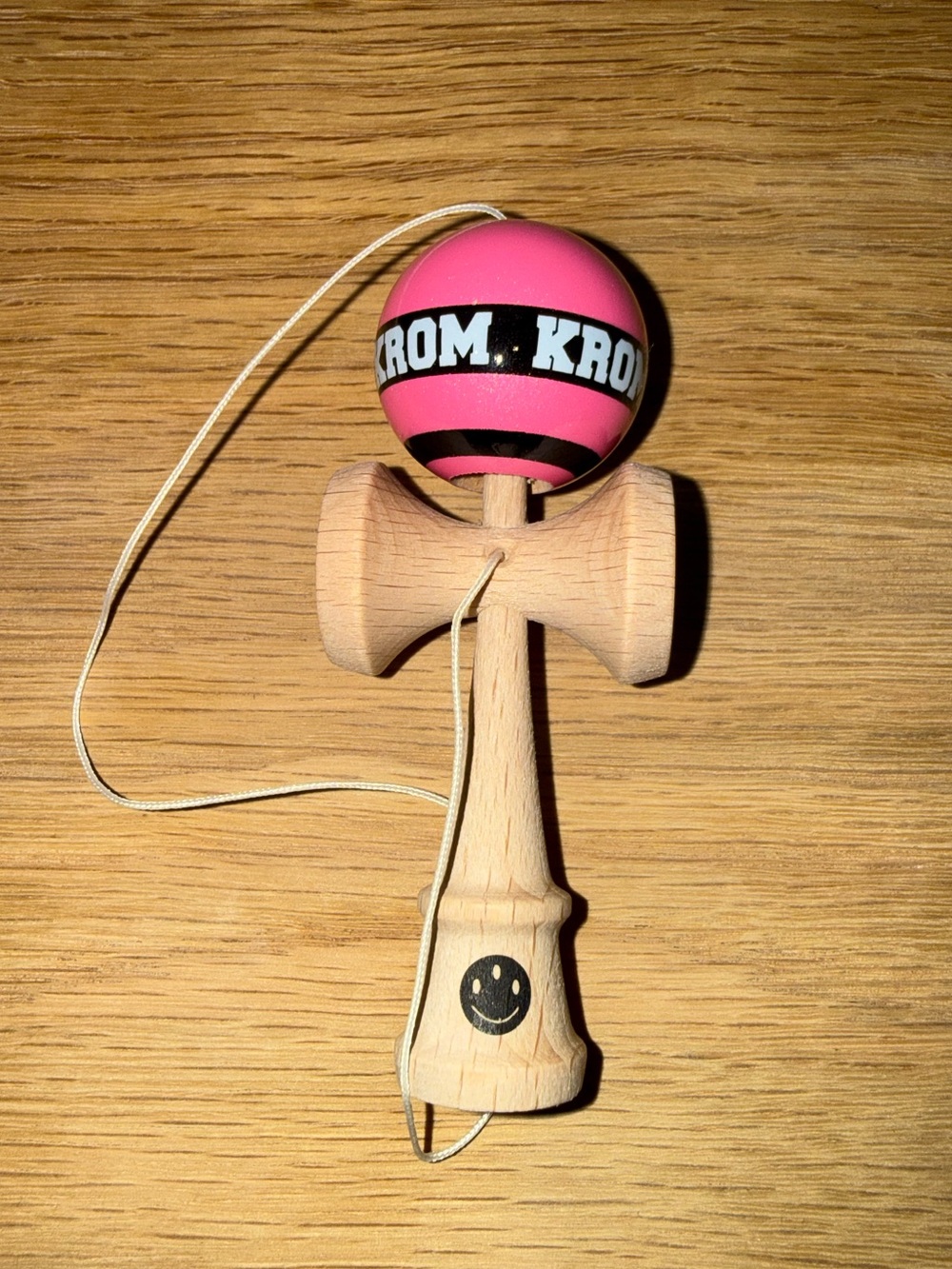 Krom Mikro Kendama Pink